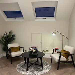 Attic In Citywest Séjour chez l'habitant