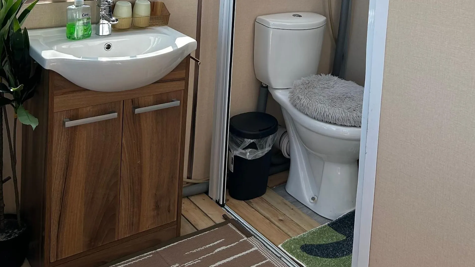 Holiday home Sky Gazer Cabin In The Woods Dublin